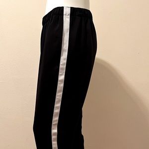 New Guess every day pants - Size M